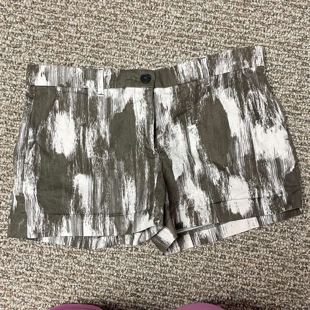 GAP Women's Shorts in Olive and White